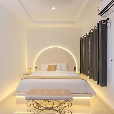 Suntai Villa, Beachfront Suites Kampong Si Ginting Bagian luar foto