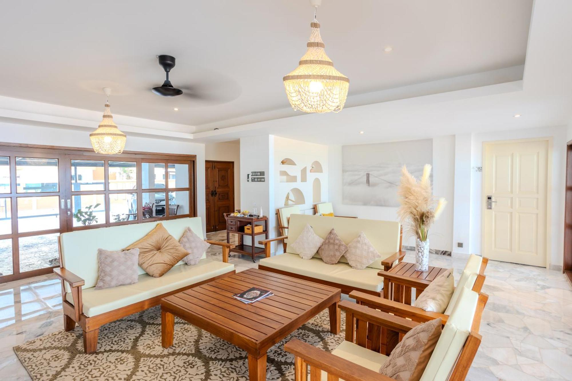 Suntai Villa, Beachfront Suites Kampong Si Ginting Bagian luar foto