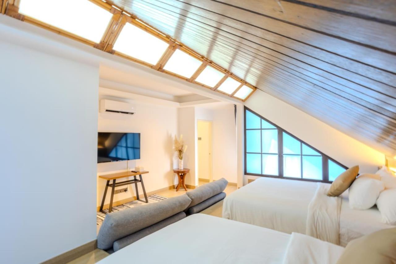 Suntai Villa, Beachfront Suites Kampong Si Ginting Bagian luar foto